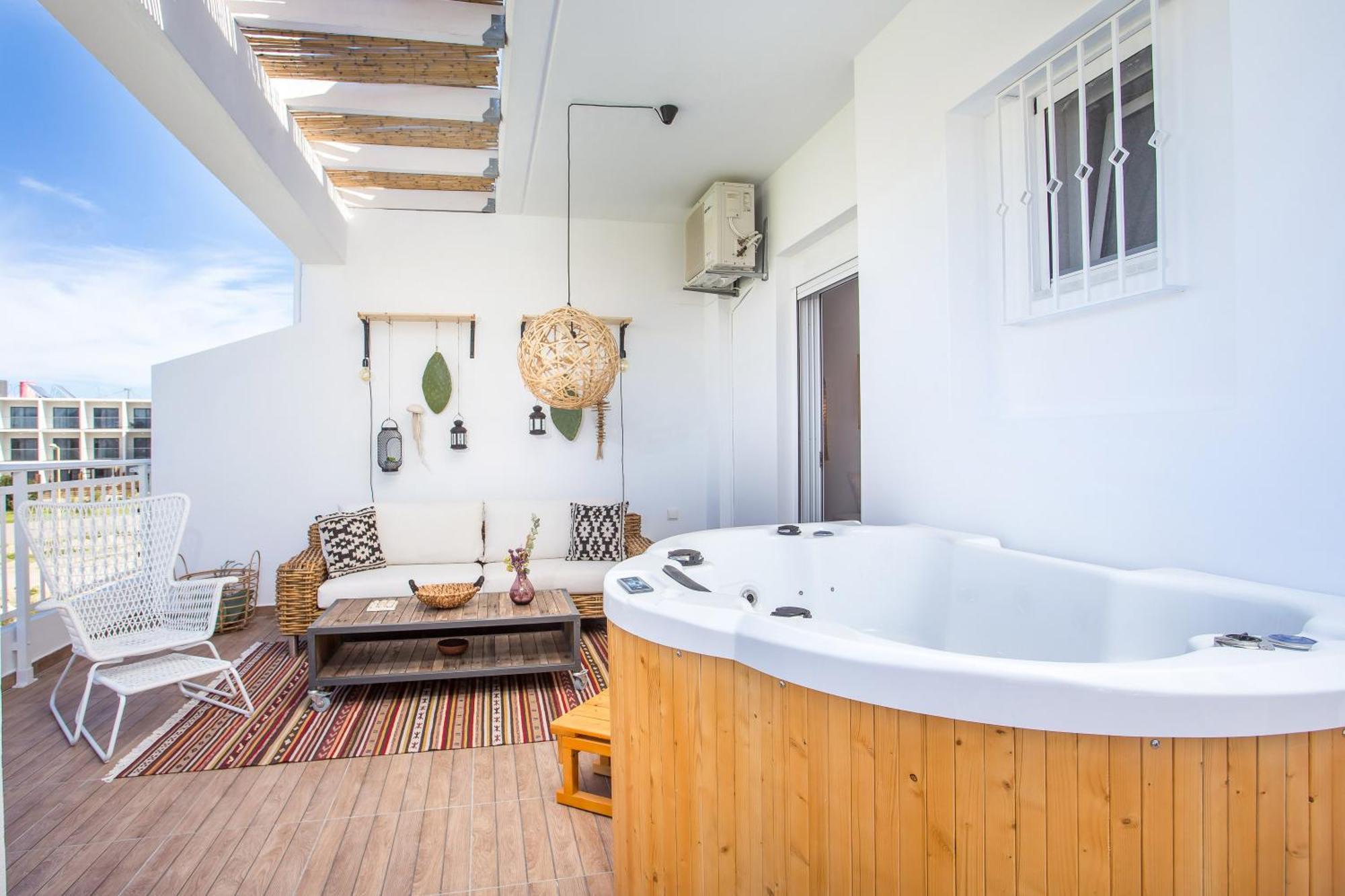 Euphoria Luxury Apartment ฟาลิรากี ภายนอก รูปภาพ